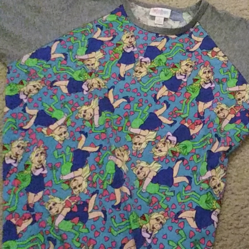 Mrs Piggy and Kermit nightgown